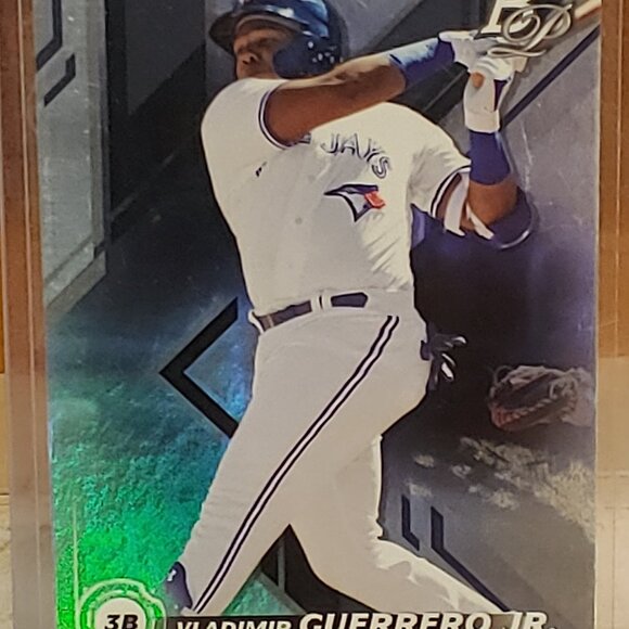 "The Curveball Case: A Collector's Gamble"-Baseball Sports Card Mystery Packs - Picture 5 of 16